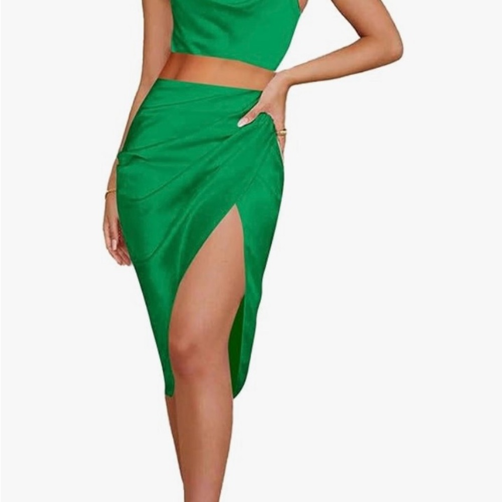 Split Thigh Front Satin High Waist Ruched Zip Back Midi Green Skirt Size M NWOT
